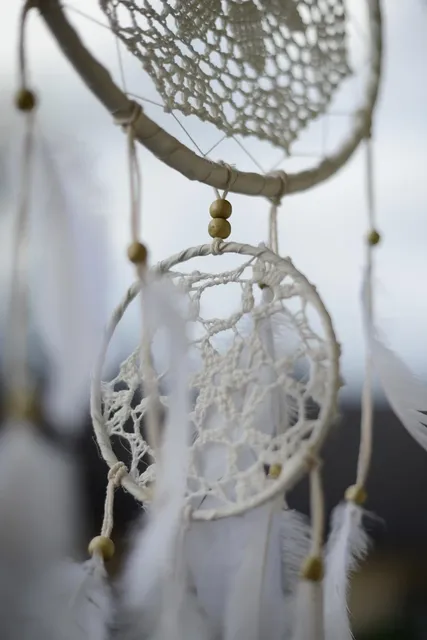 Créoles Boucles d'oreilles macramé et breloque - Emma - Côté Filles